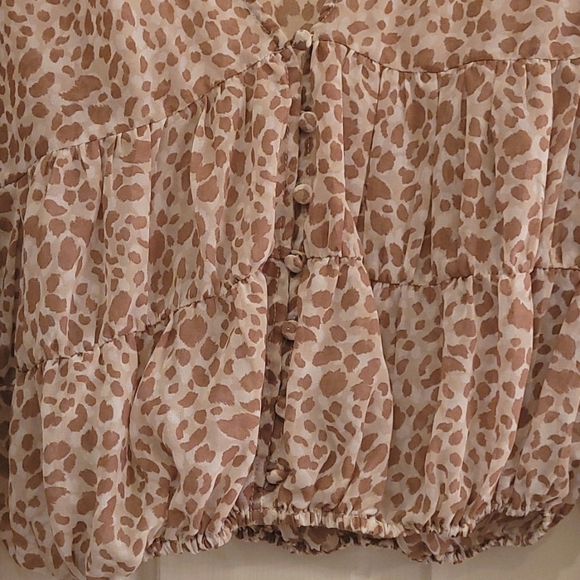 Forever 21 sheer long sleeve print top. Size Small - Picture 2 of 7